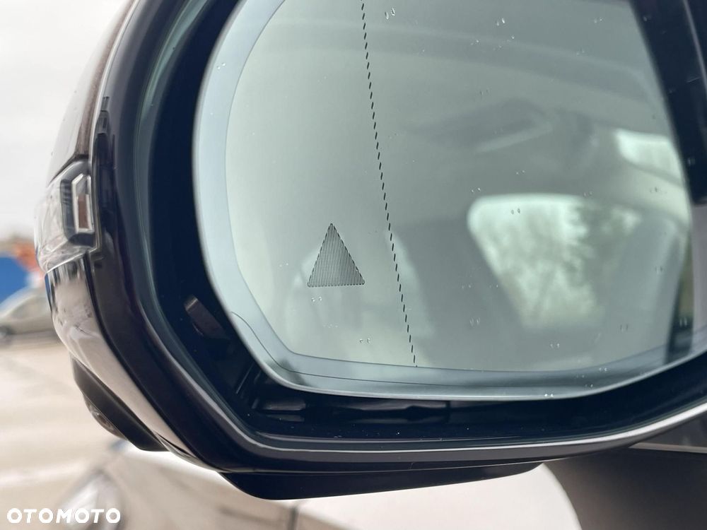 Mercedes-Benz Klasa E - 27