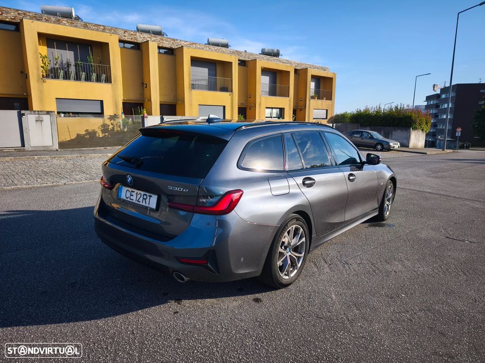 BMW 330 e Aut. Sport Line - 2