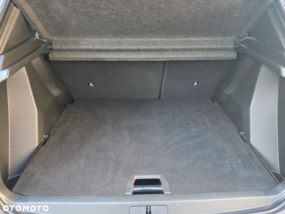 Peugeot 2008 PureTech 130 EAT8 GT - 17