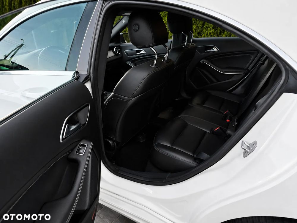 Mercedes-Benz CLA - 8