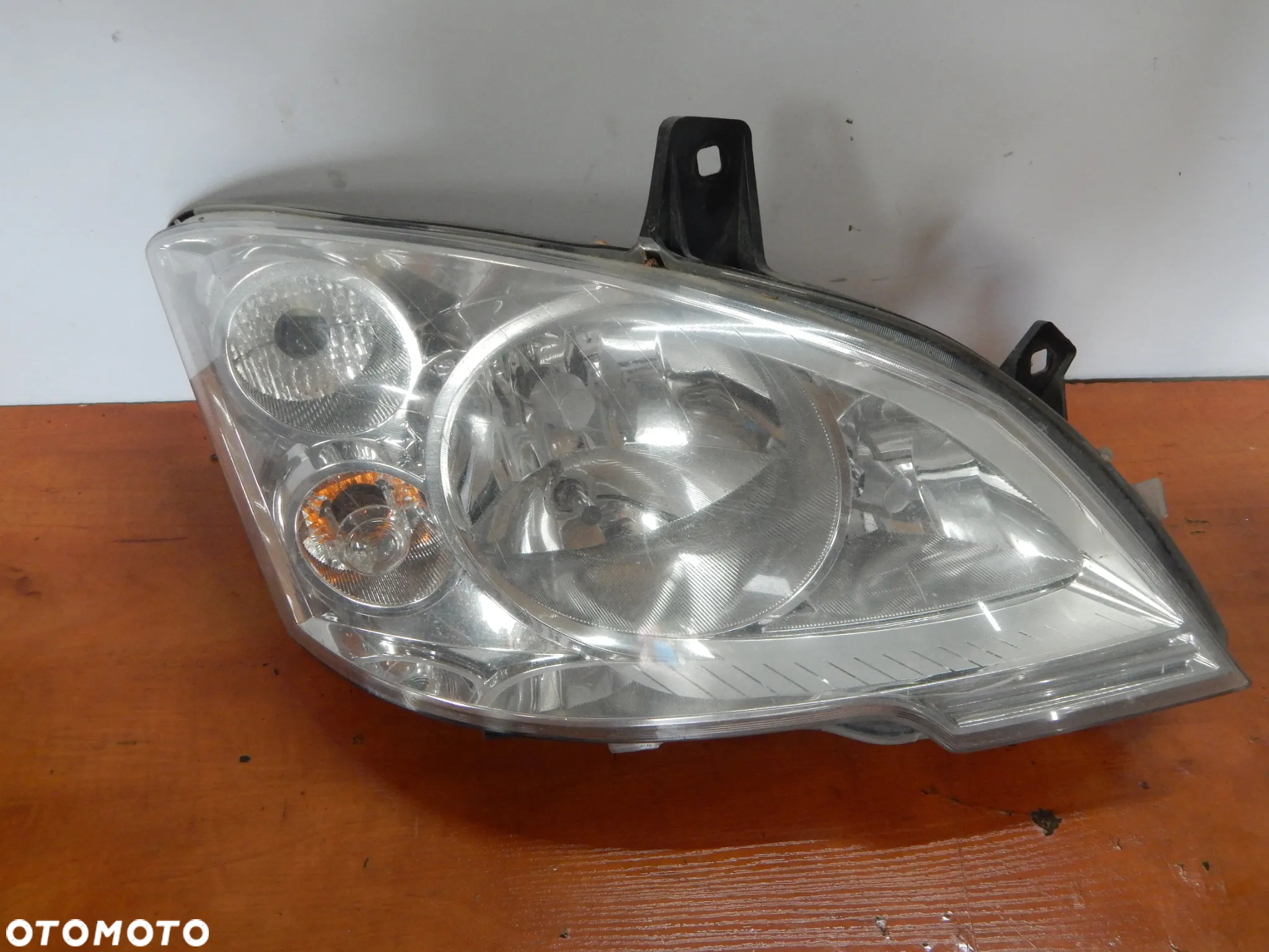 Lampa prawy przód Mercedes Vito Viano 639 Lift 09-14 Łuków części - 2
