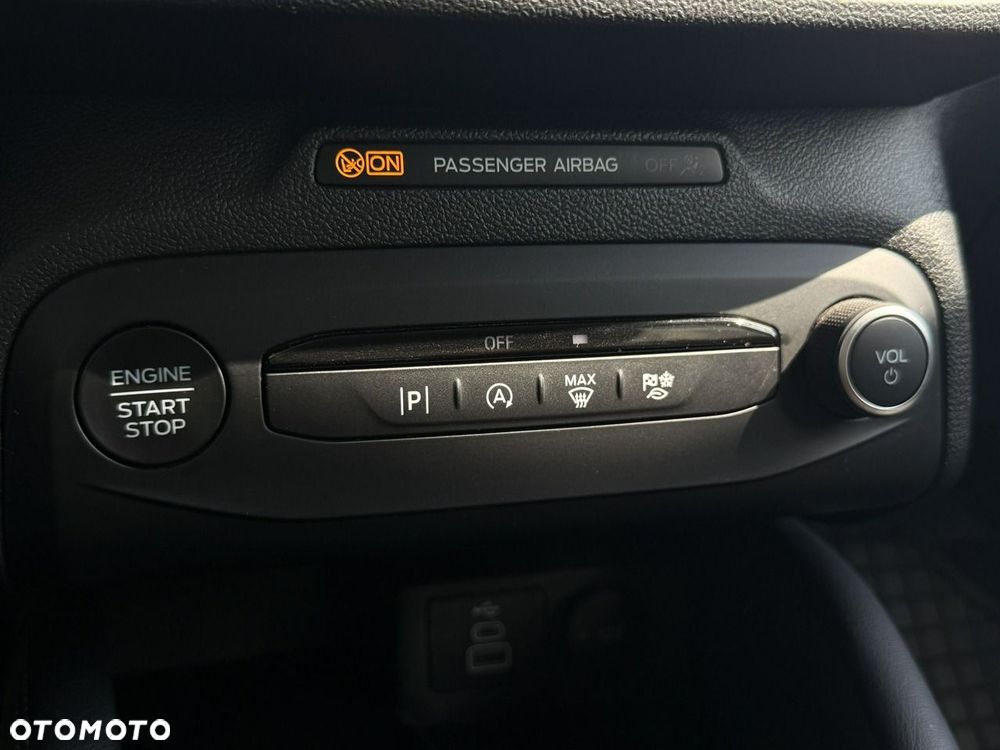 Ford Focus 1.0 EcoBoost Titanium X - 26