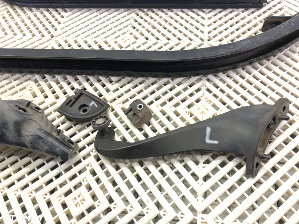 ROLKI DRZWI PRZESUWNYCH LEWE  PEUGEOT PARTNER Nadwozie pełne/minivan 2008 - 2022 1.6 HDi 66 kW [90 - 3