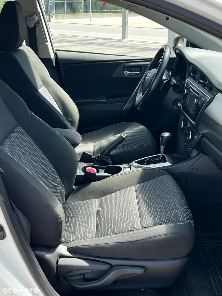 Toyota Auris - 13