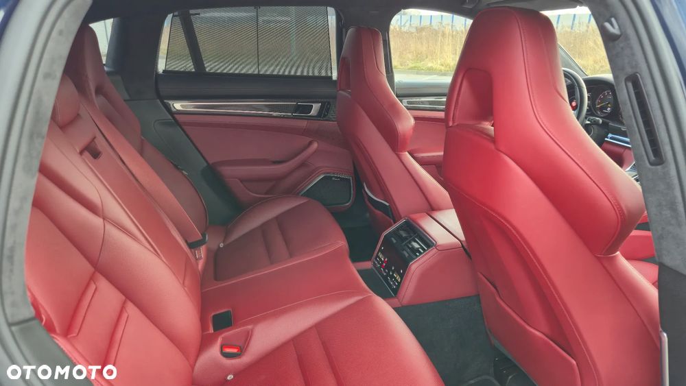 Porsche Panamera - 21