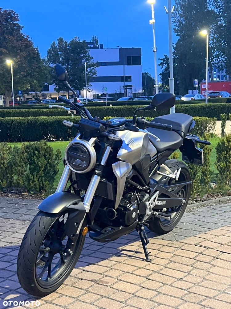 Honda CB - 16