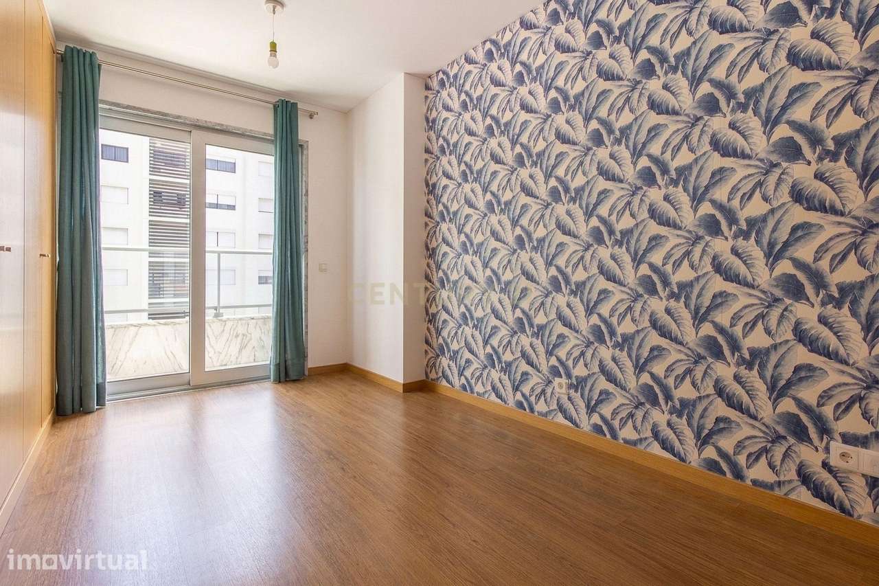 Apartamento T2 moderno com lugar de garagem, Quinta do Património (Sac - Grande imagem: 4/34