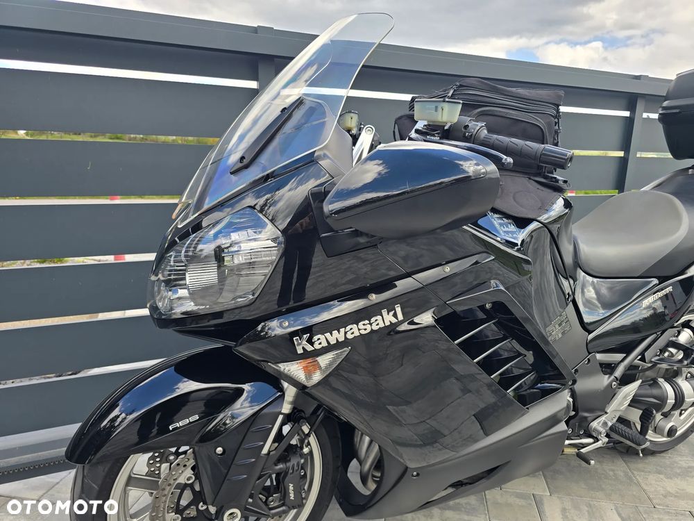 Kawasaki GTR - 12