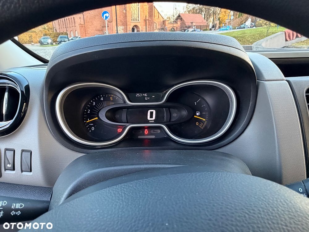 Renault Trafic - 17