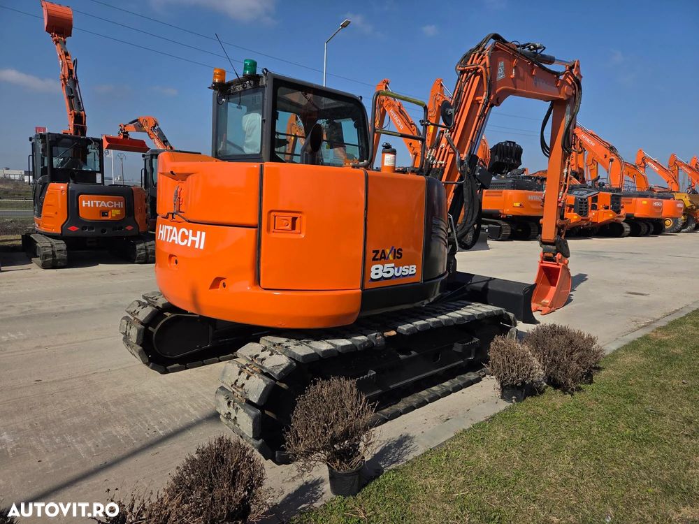 Hitachi ZX85, 2022, 2.491h, 8,6t, CUPLA RAPIDA HIDRAULICA+3 CUPE NOI, LAMA NIVELARE, ad sapare 5m, inst picon, instalatia rotire atasament, senile cauciuc, AC, Camera spate, ridica 4,5t, latime 2,2m, CA NOU, posibilitate leasing 4 ani-PROMOTIE 62.900 EUR+Tva - 1