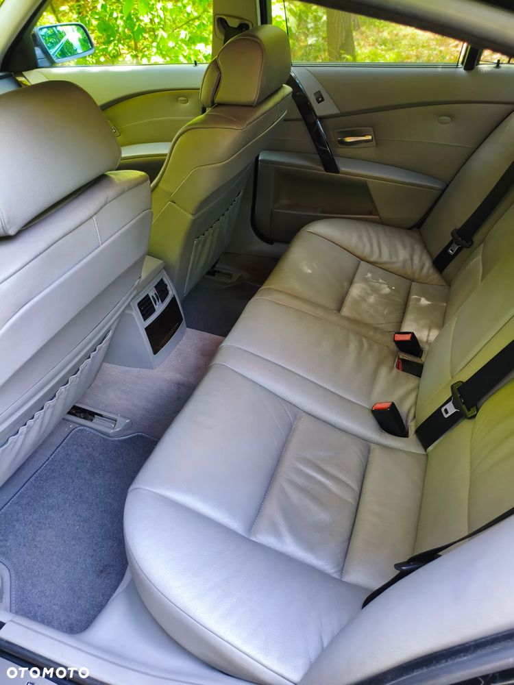 BMW Seria 5 545i - 9