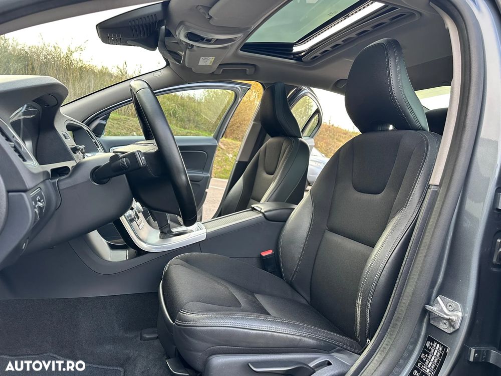 Volvo S60 D2 Geartronic Momentum - 28