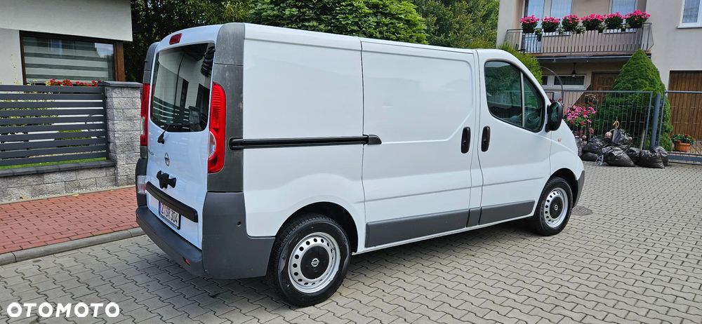 Opel Vivaro - 8