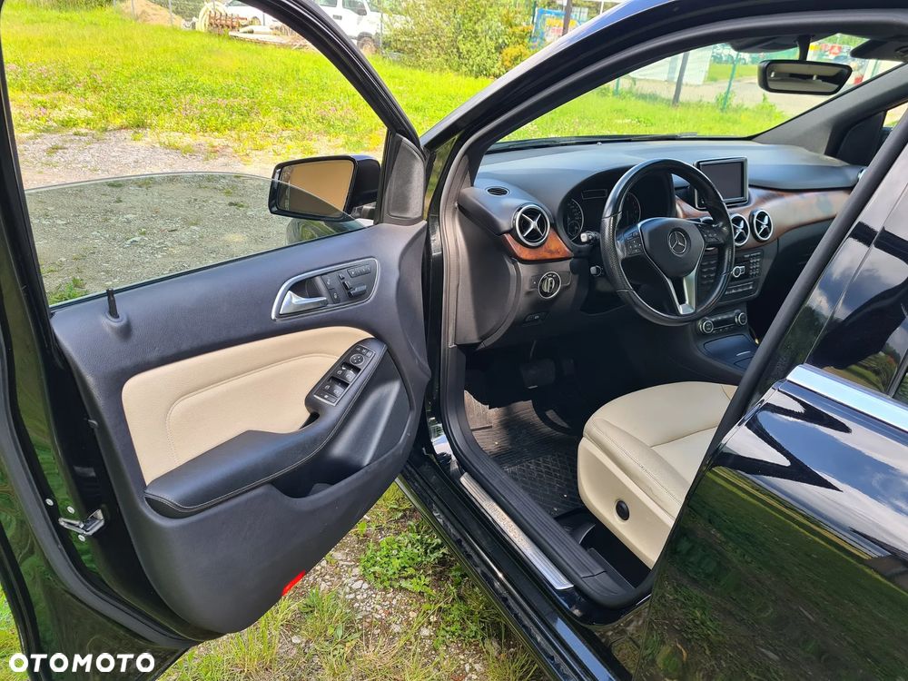 Mercedes-Benz Klasa B 250 7G-DCT AMG Line - 13