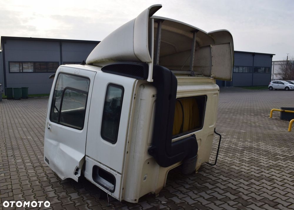 SZKIELET KABINY WRAZ Z DRZWIAMI DAF CF - 3