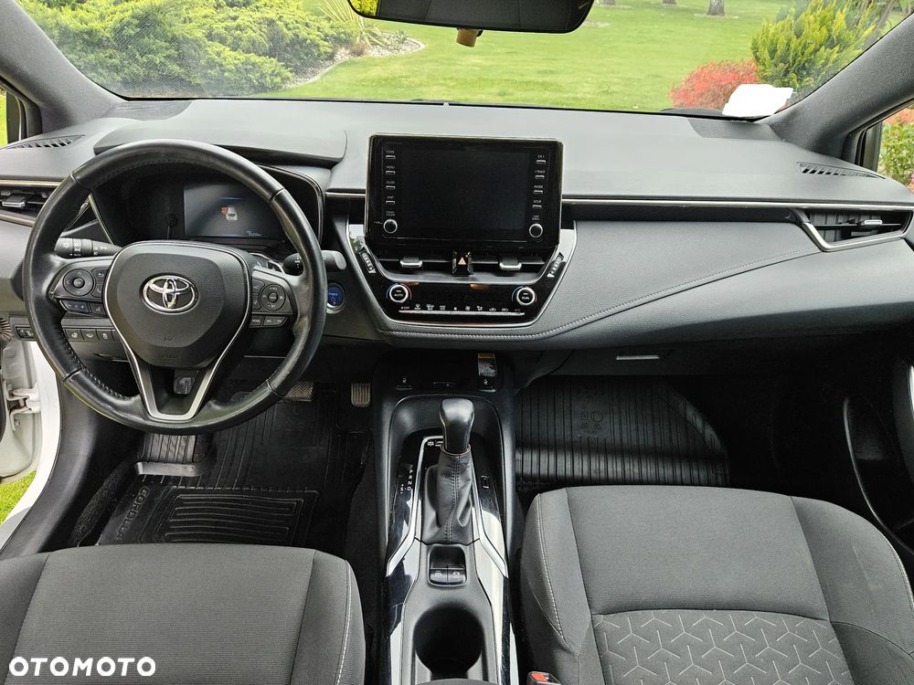 Toyota Corolla 2.0 Hybrid Executive - 11