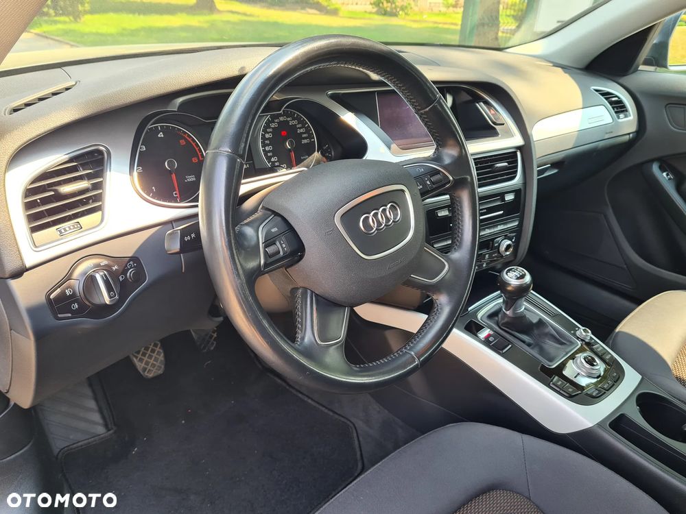 Audi A4 Allroad - 11
