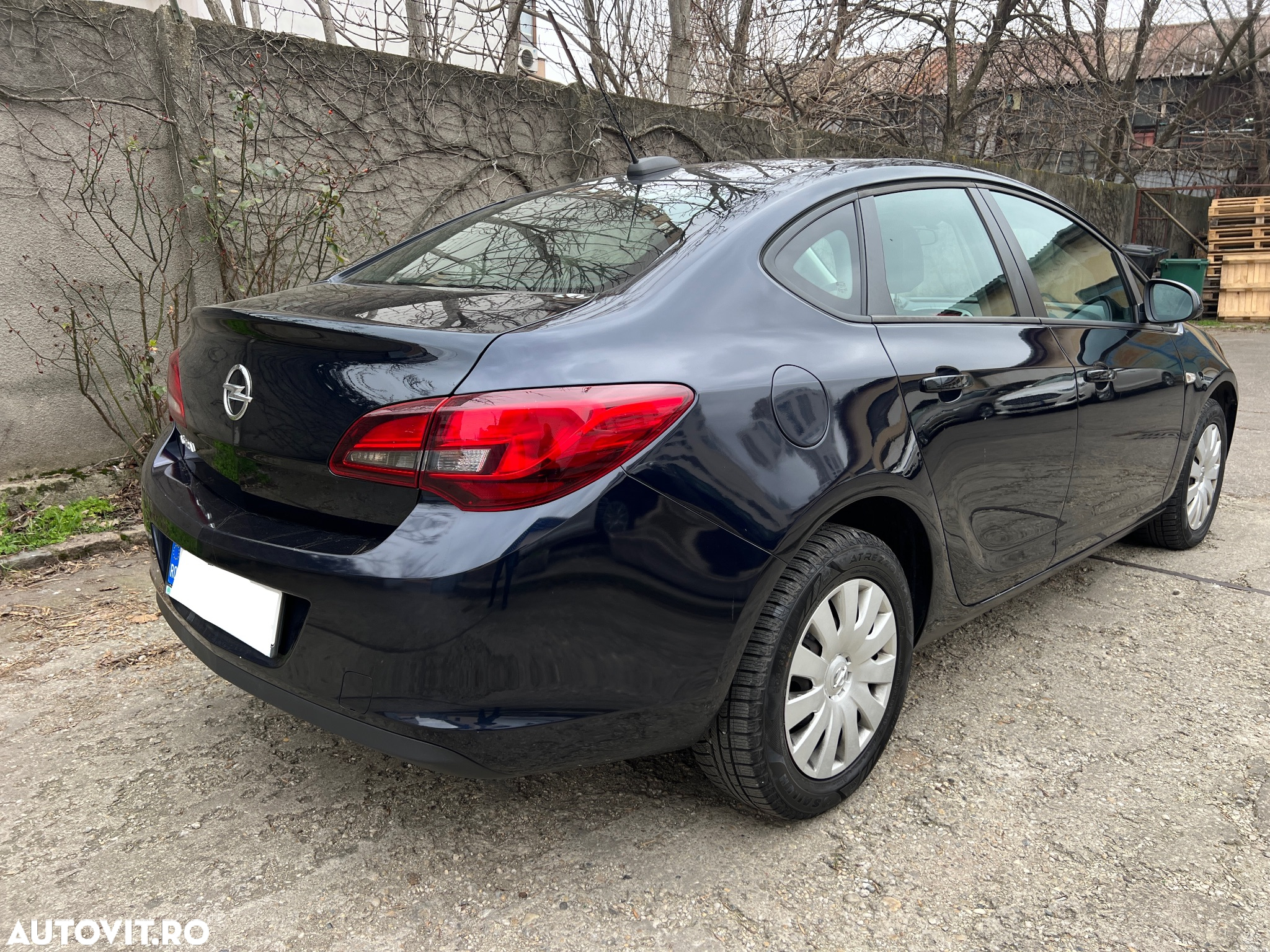 Opel Astra 1.6 TWINPORT ECOTEC Cosmo Aut - 2