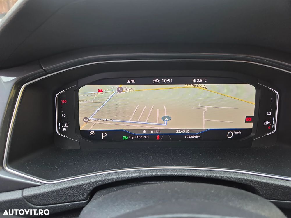 Volkswagen T-Roc - 10