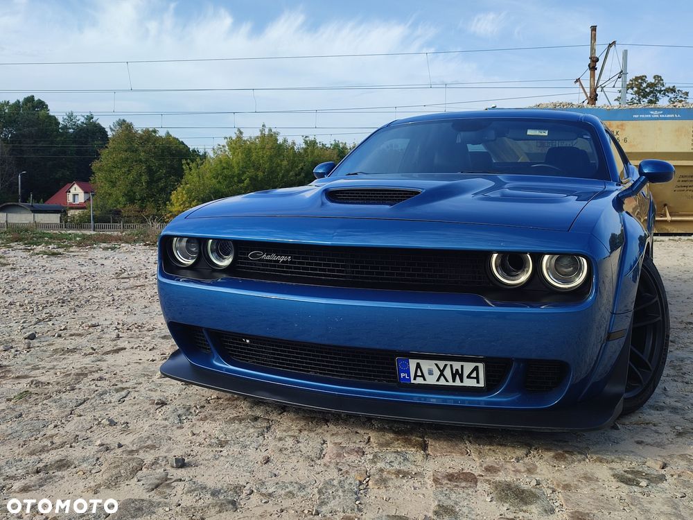 Dodge Challenger - 2
