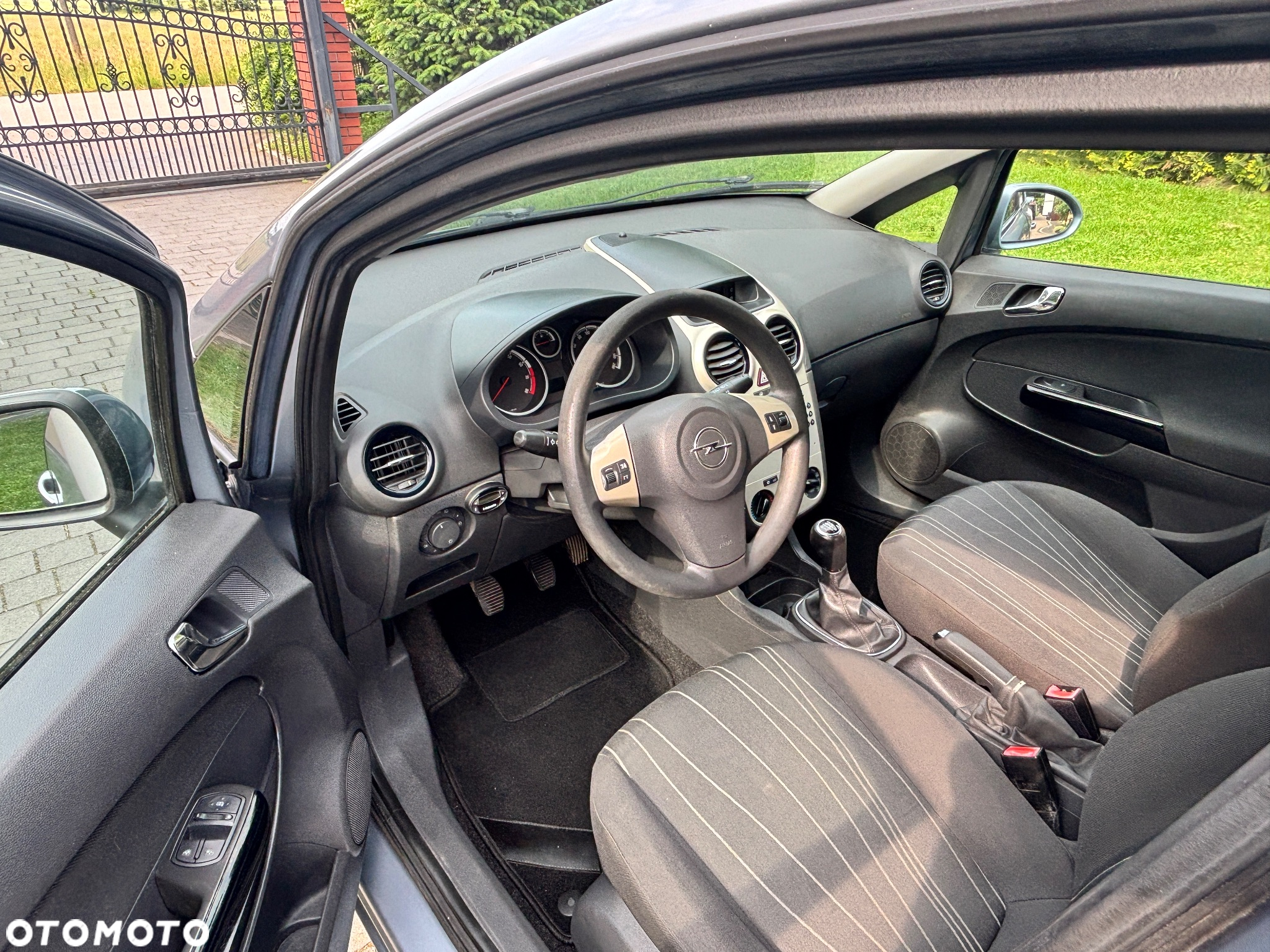 Opel Corsa 1.2 16V Enjoy - 8