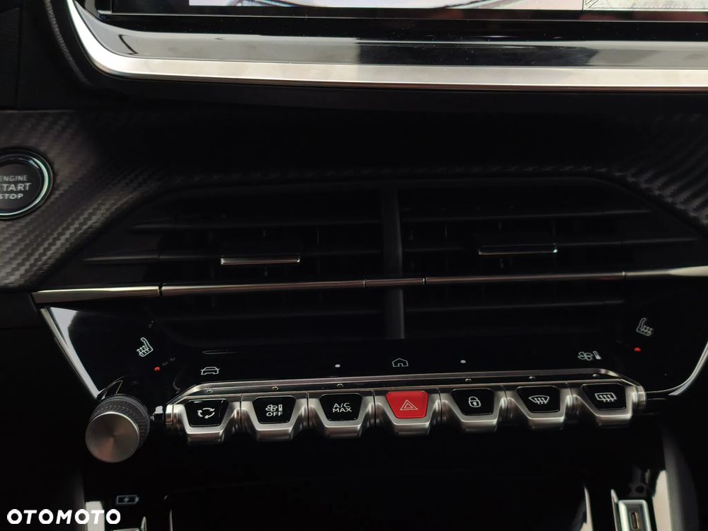 Peugeot 208 1.2 mHEV GT - 18