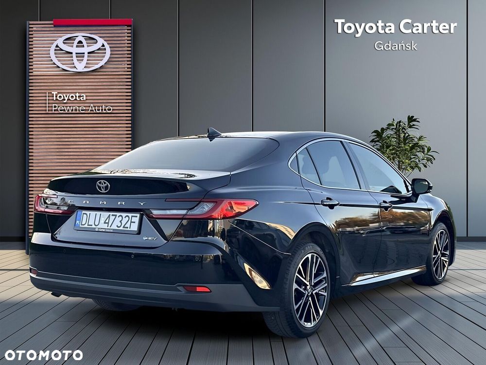Toyota Camry - 6