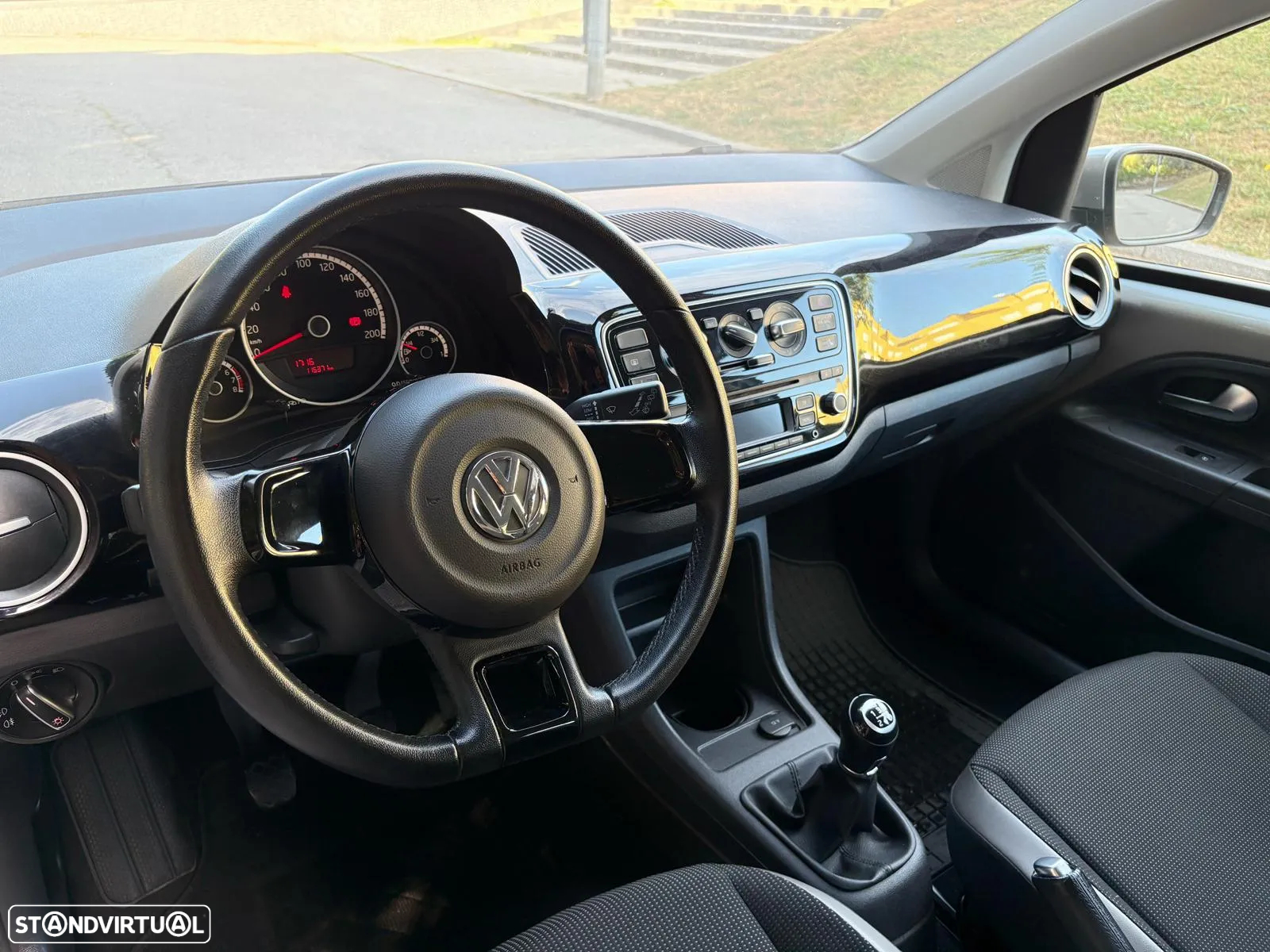 VW Up! 1.0 BlueMotion High - 19