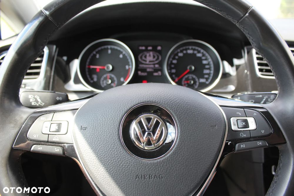 Volkswagen Golf 2.0 TDI SCR Comfortline - 16