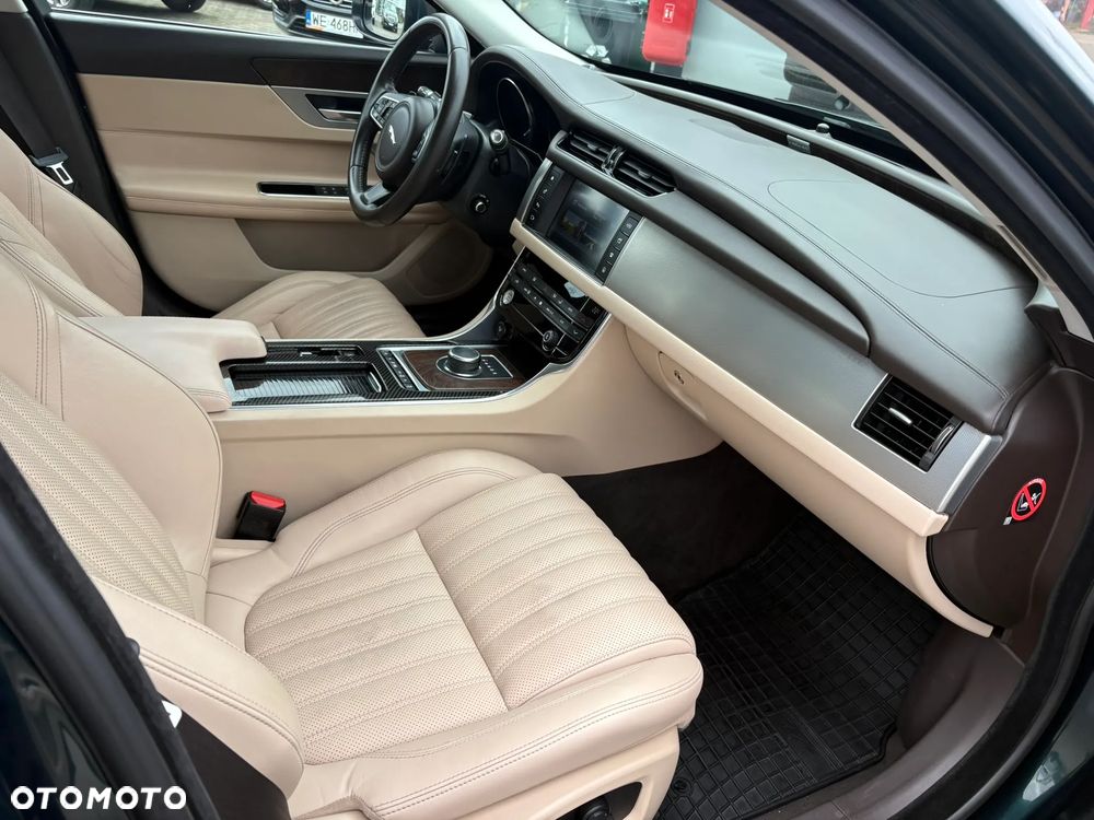 Jaguar XF 2.0 i4D Portfolio - 27