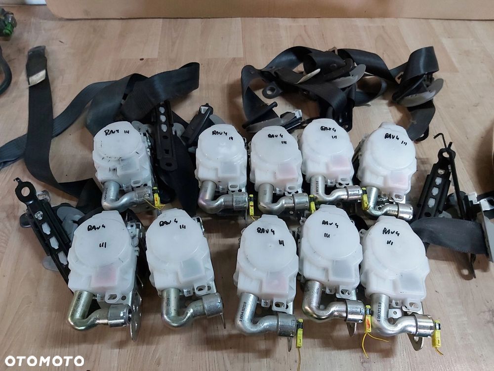 Toyota Rav4 III pas przód napinacz lewy prawy - 1