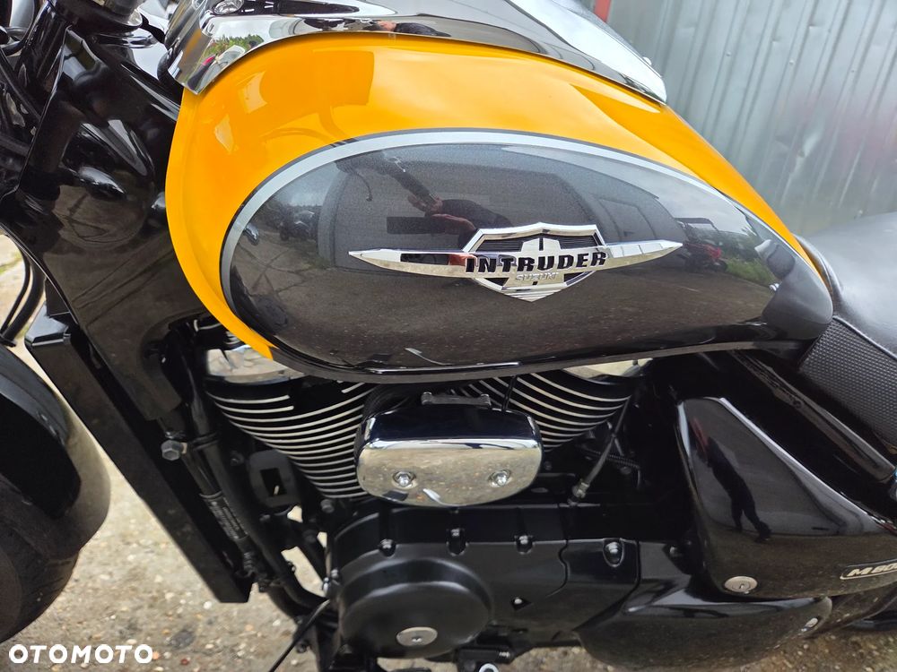 Suzuki Intruder - 26