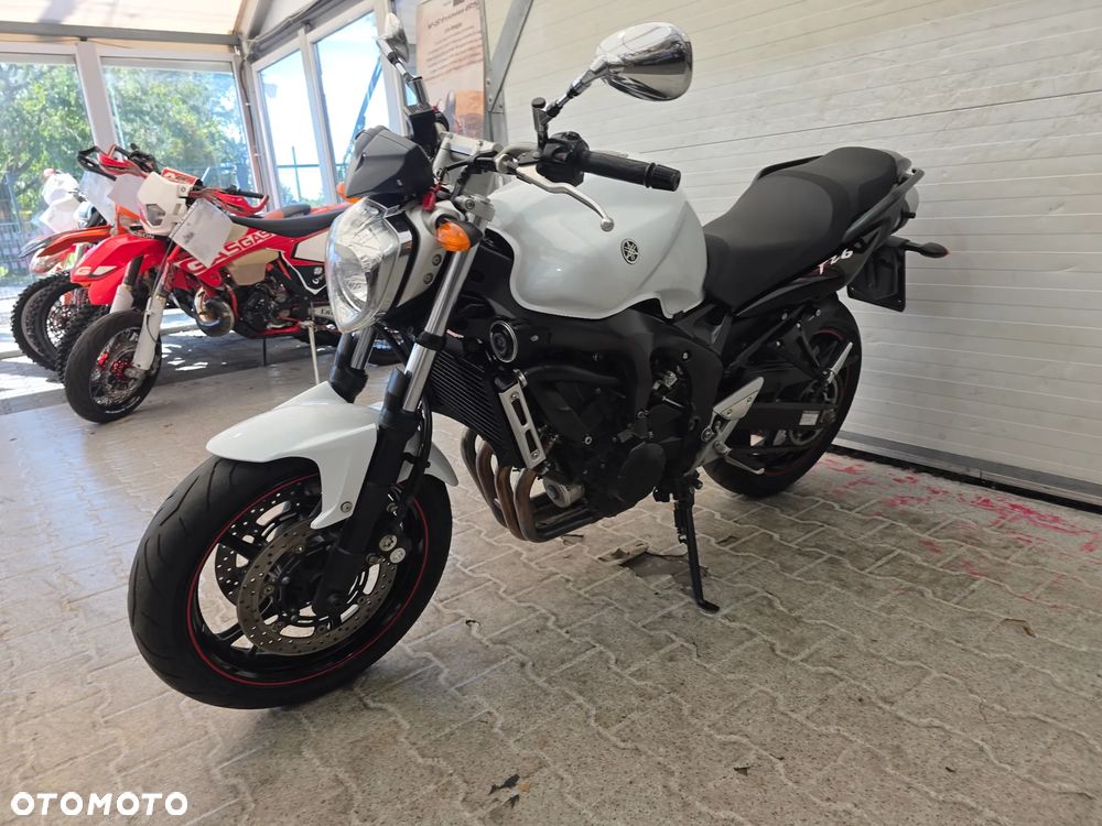 Yamaha FZ - 14