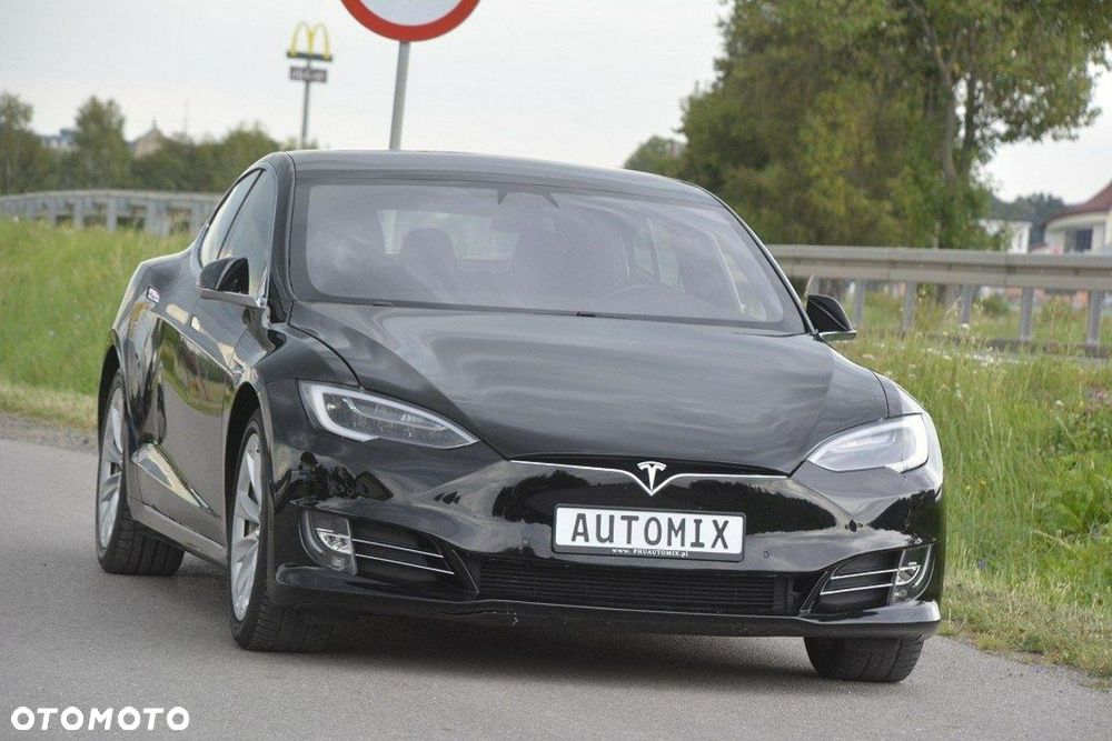 Tesla Model S - 14