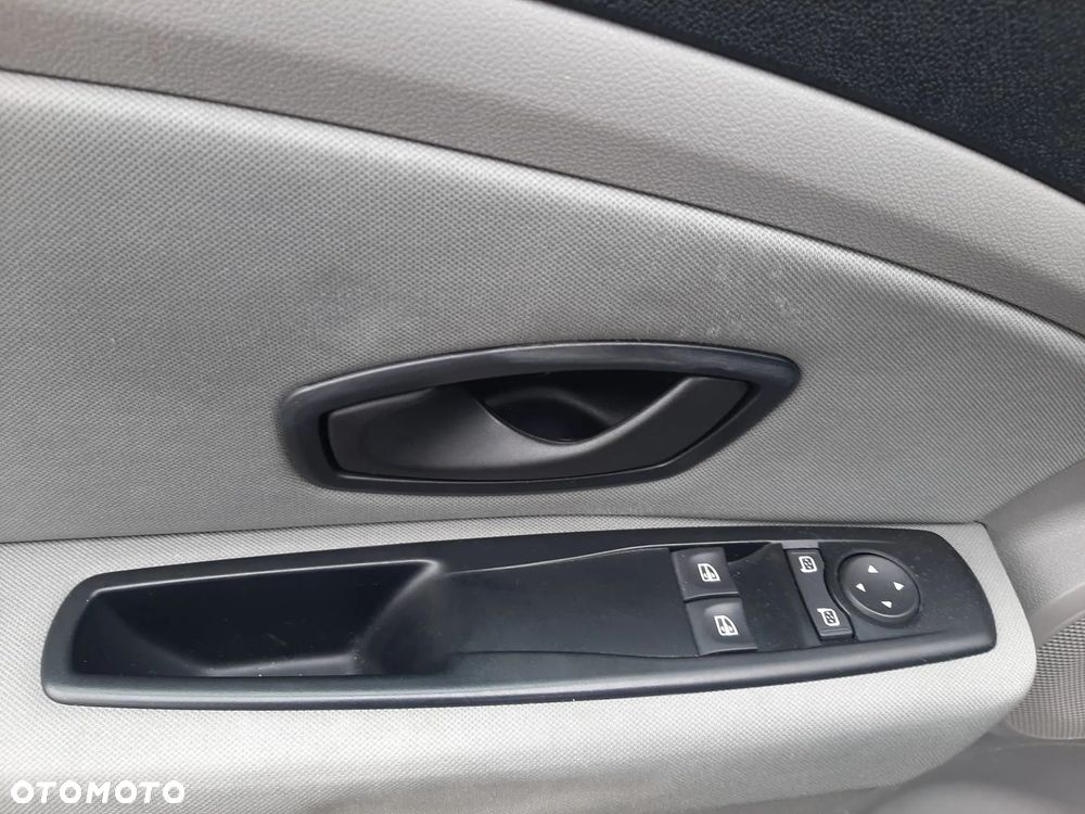 Renault Megane 1.6 16V Authentique Euro5 - 11