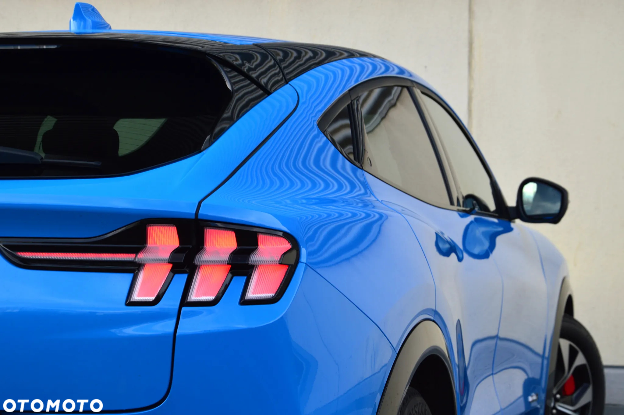 Ford Mustang Mach-E 91 kWh AWD Premium - 11