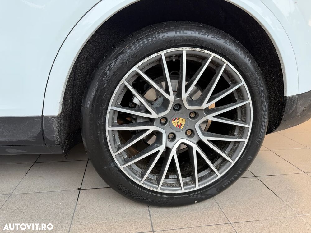 Porsche Cayenne Tiptronic S - 16