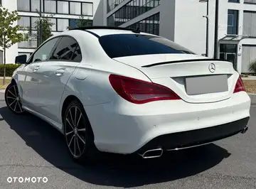 Mercedes-Benz CLA 180 - 4
