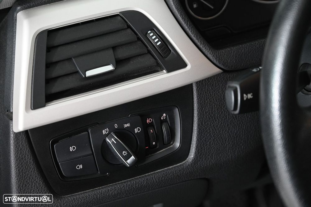 BMW 318 d Touring Advantage - 21