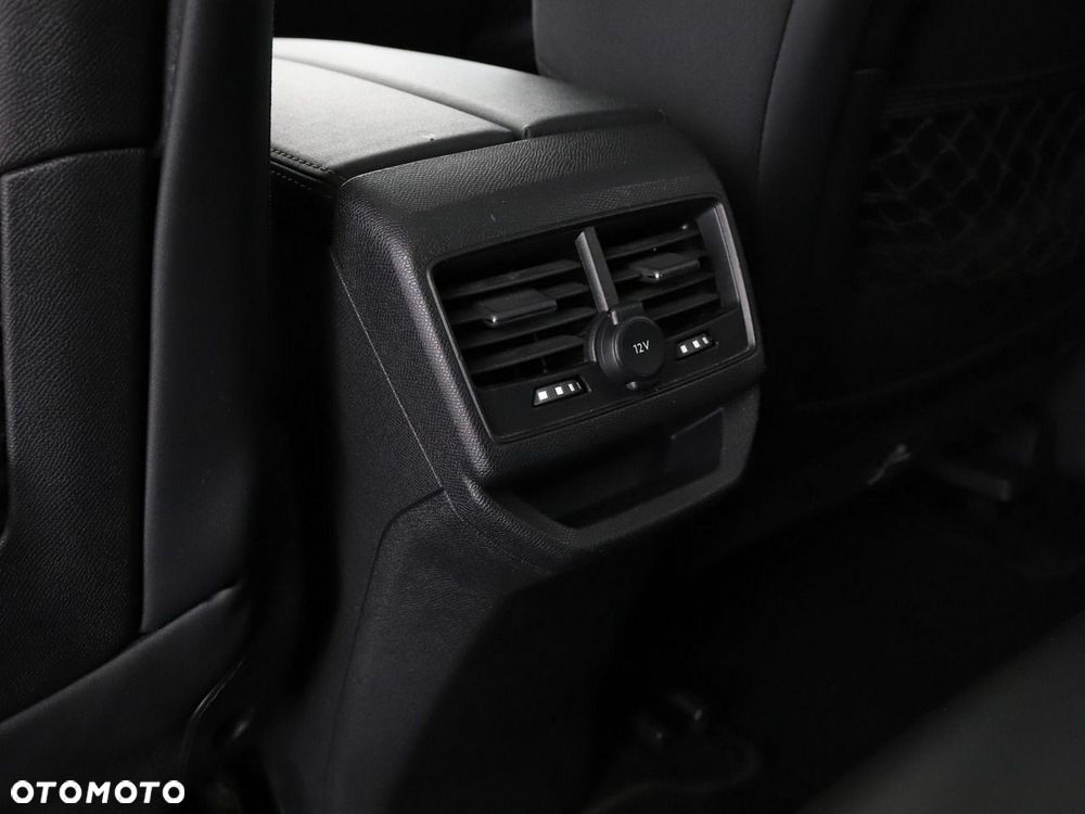Peugeot 3008 PureTech 130 Stop & Start GPF EAT8 Allure Business-Paket - 41