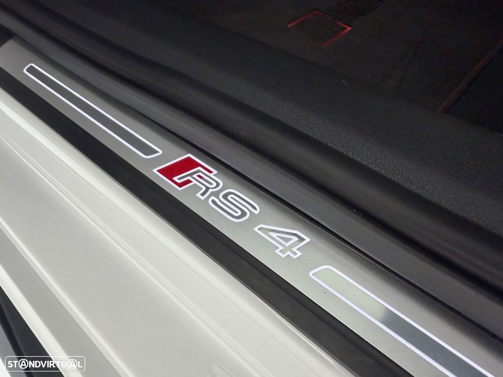 Audi RS4 Avant quattro tiptronic - 29