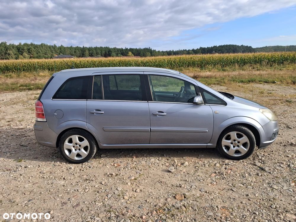 Opel Zafira 1.8 Cosmo - 2