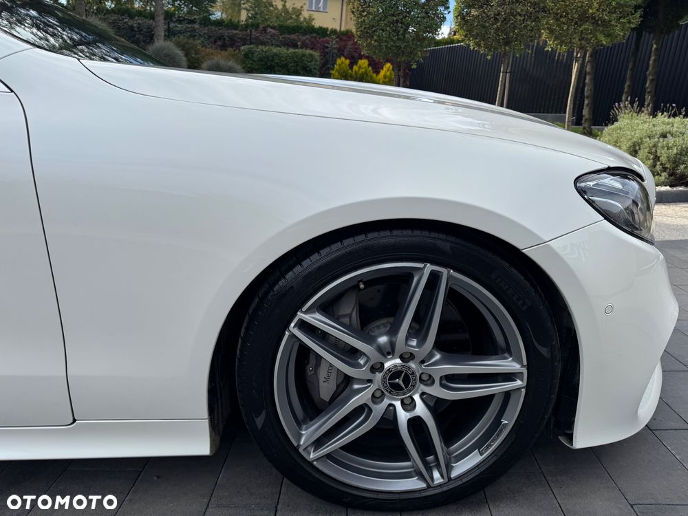 Mercedes-Benz Klasa E 400 4-Matic 9G-TRONIC - 30