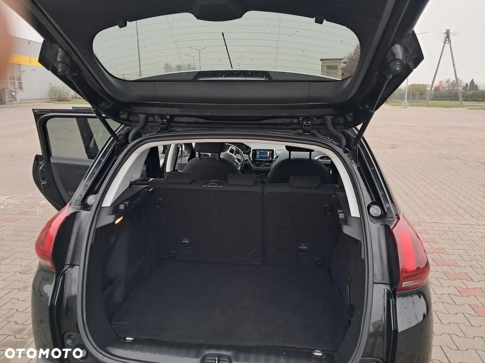 Peugeot 2008 1.2 Pure Tech Style - 9