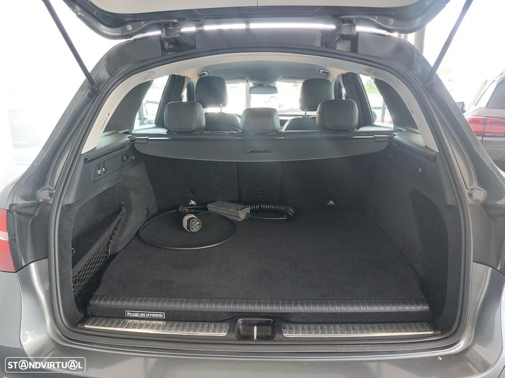 Mercedes-Benz GLC 350 e AMG Line 4-Matic - 48