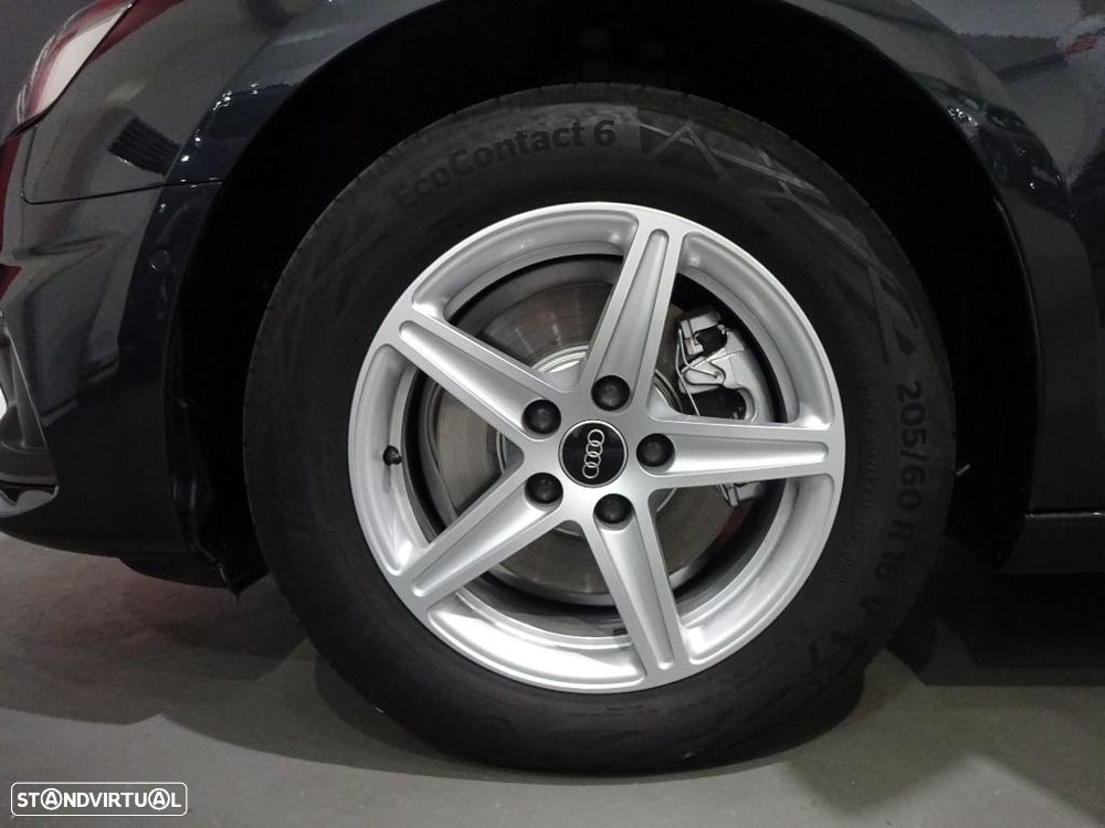 Audi A4 Avant 35 TDI S tronic - 36