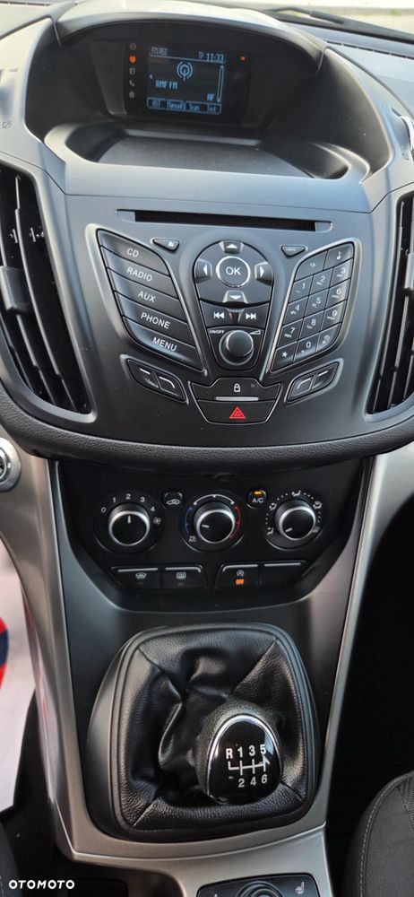 Ford Kuga 1.6 EcoBoost 2x4 Trend - 29