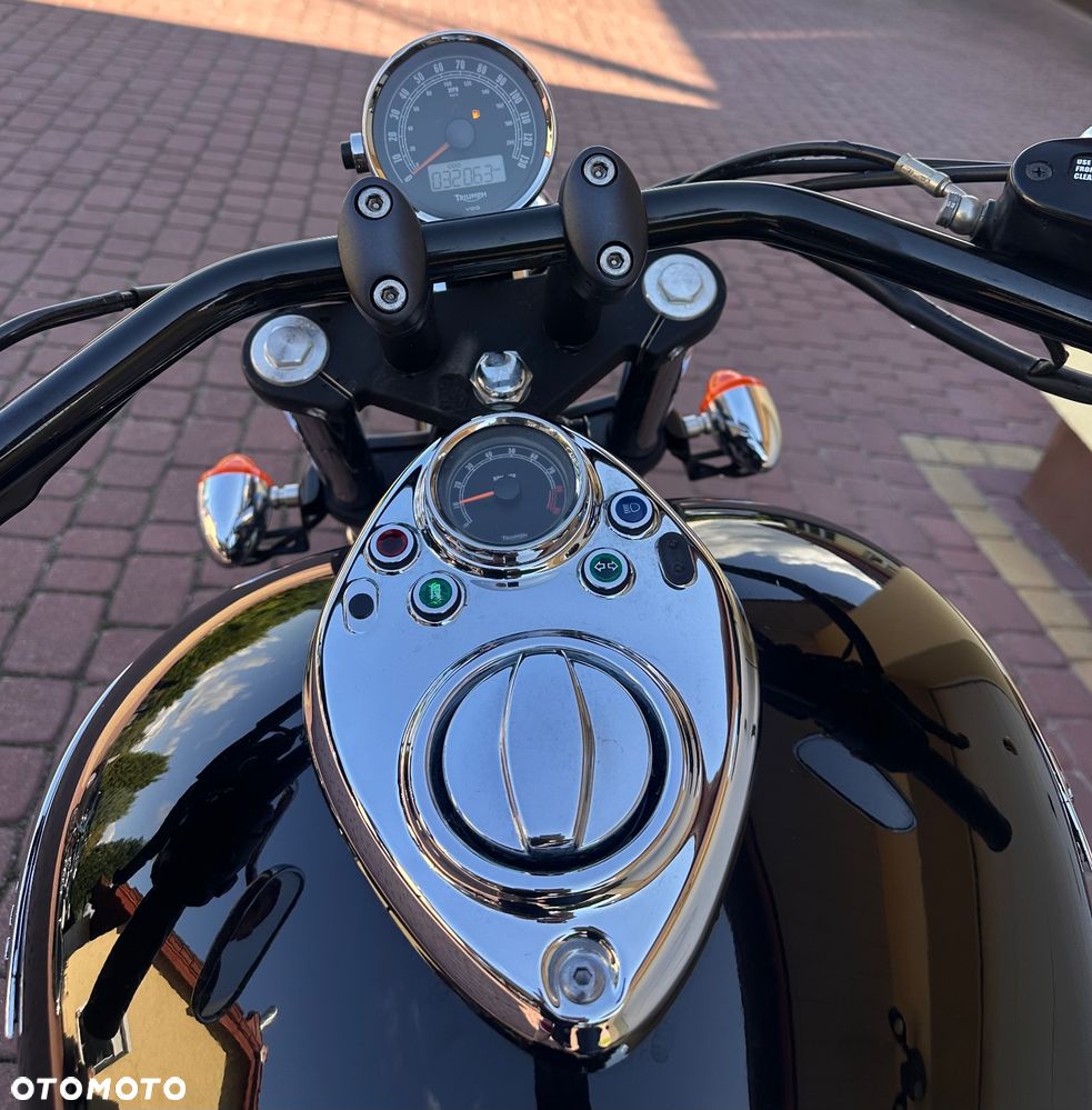 Triumph Speedmaster - 10