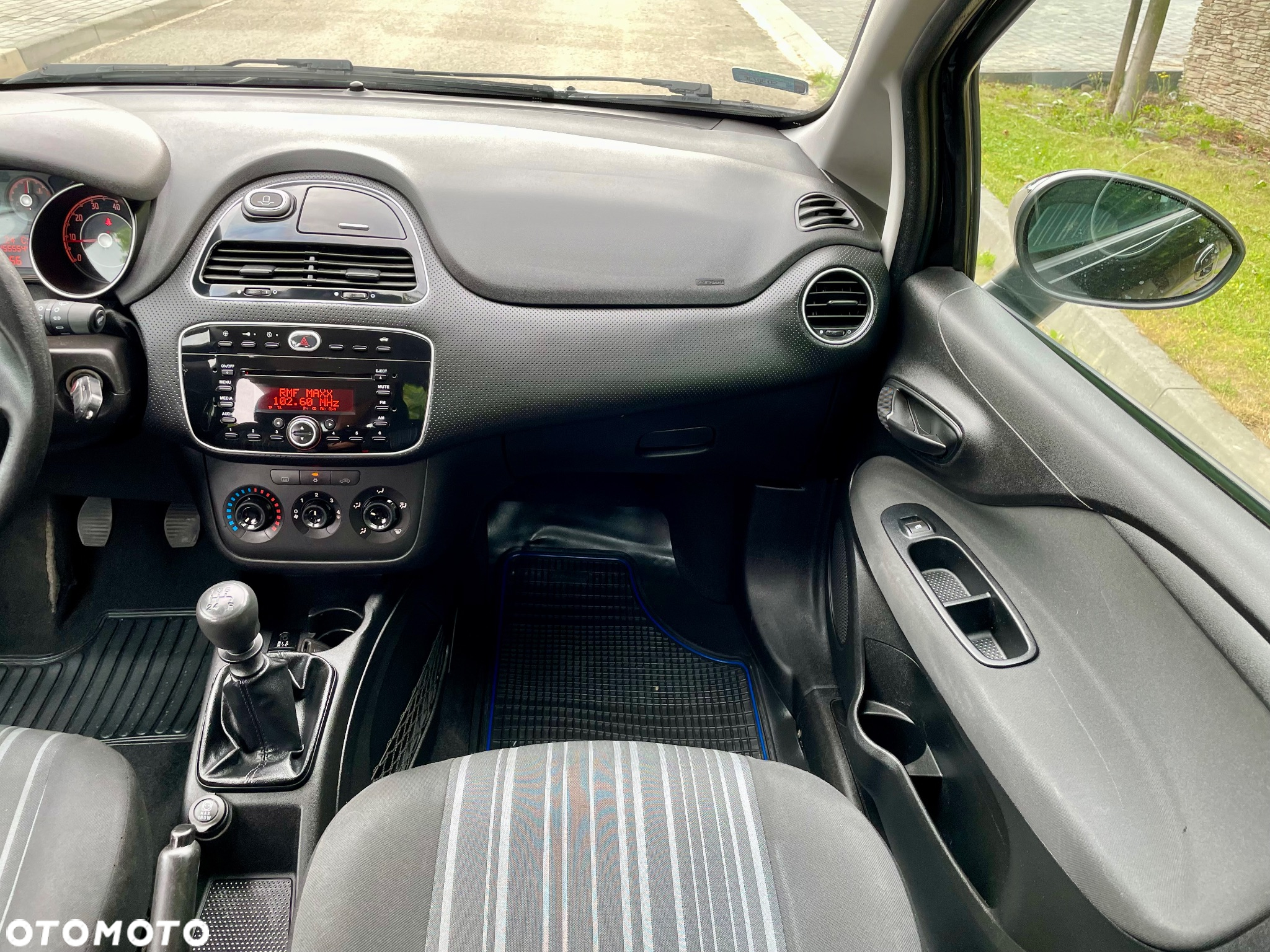 Fiat Punto Evo 1.4 8V Estiva Blue&Me - 26
