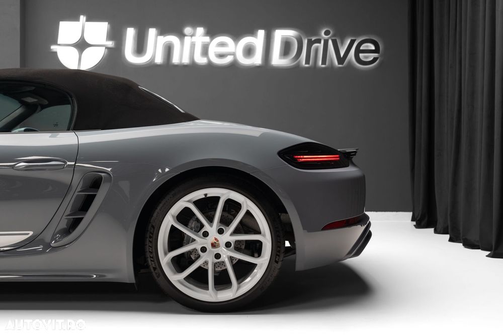 Porsche Boxster - 9